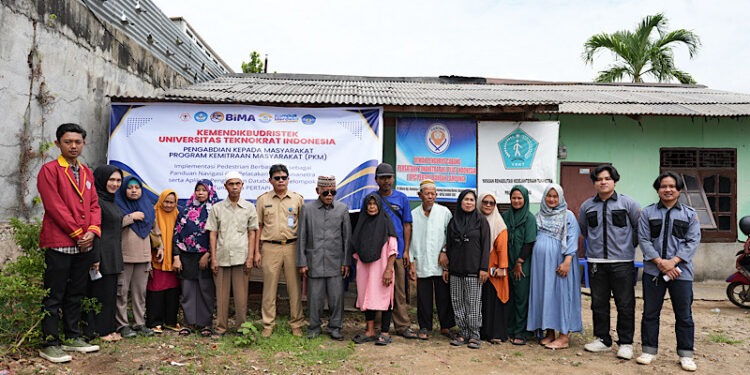 Inovasi Tim Pengabdian Universitas Teknokrat Indonesia Hadirkan Tongkat Pintar IoT untuk Tunanetra