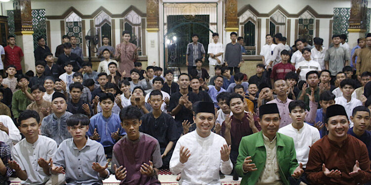 LDK Ar-Rahman UTI Bentuk Karakter Pemimpin Muda lewat Mabit PKKMB 2025