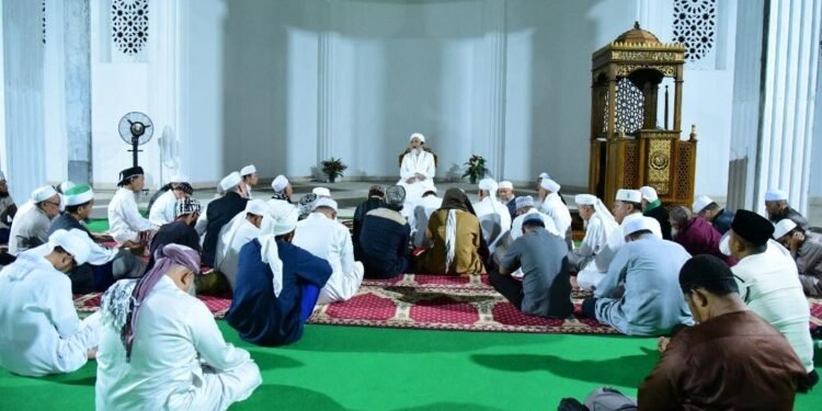 Tausiah Subuh Warnai Iktikaf Masjid Agung Al Hijrah Lampung
