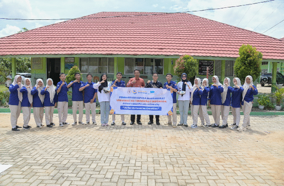 UTI Gelar Pengabdian Masyarakat “AI for Metaverse Creation” di SMKN 1 Tegineneng