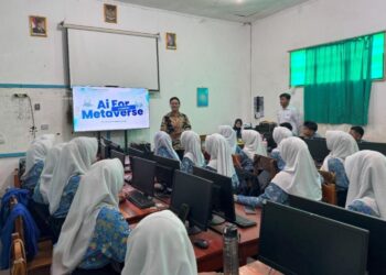Teknokrat Kenalkan AI dan Metaverse ke Siswa SMK Budi Karya Natar