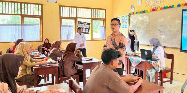 Teknokrat Perluas Literasi Digital, Kenalkan AI dan Metaverse ke Siswa SMAN 3 Tulang Bawang Tengah