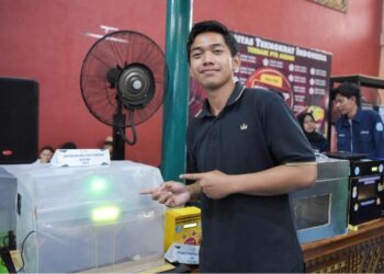 Mahasiswa Teknik Komputer Universitas Teknokrat Indonesia Kembangkan Alat Monitoring dan Kendali Otomatis Mikroklimat Tanaman Tomat