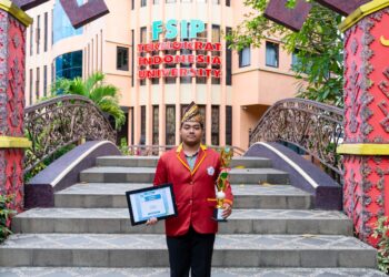 Mahasiswa Universitas Teknokrat Indonesia Kembali mengharumkan Lampung. Candra Irawan Program Studi Pendidikan Bahasa Inggris berhasil meraih Juara 2 Lomba Videografi Tingkat Nasional di IPB University 2026.Dok/Teknokrat