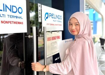 Yanti Safitri Mahasiswa UTI
