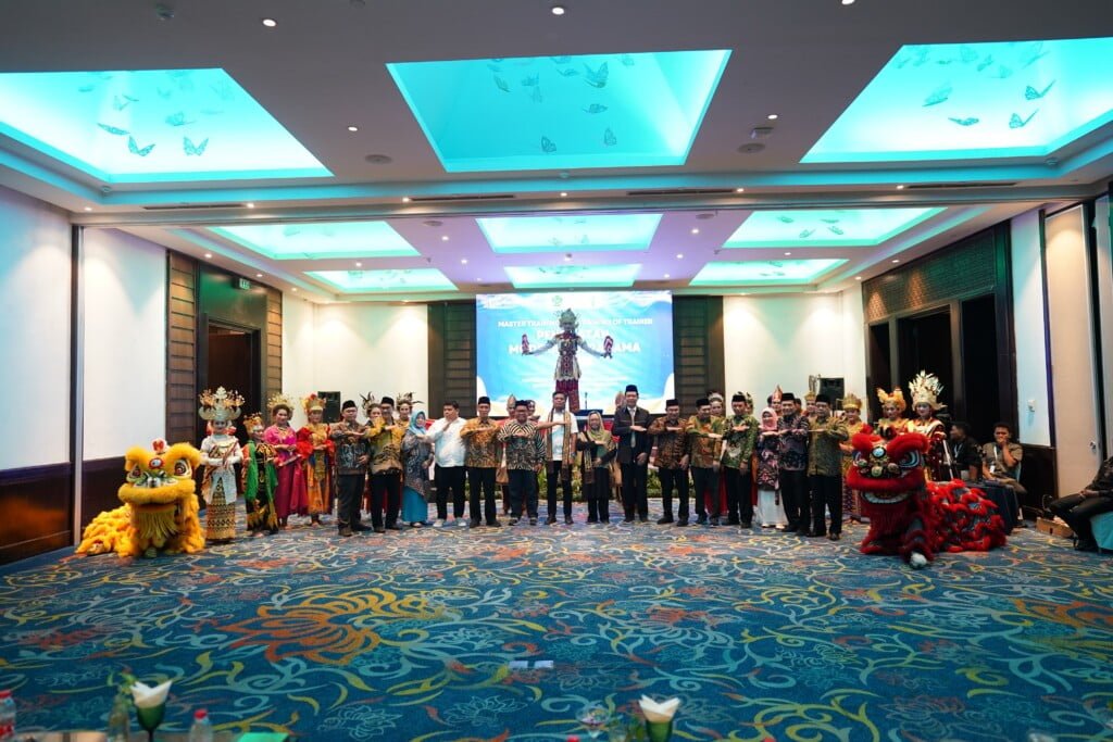 Kolaborasi Kesenian Ragam Suku dan Agama Meriahkan Pembukaan Training Master dan TOT PMB