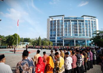 32 ASN UIN Raden Intan Terima Satyalencana Karya Satya di HUT RI ke-80