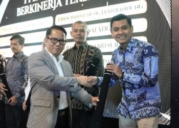 UIN RIL Terima Penghargaan dari Kemenag RI sebagai PPID PTKN Berkinerja Terbaik