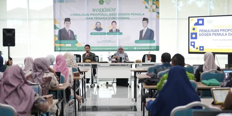 LP2M UIN Raden Intan Lampung (RIL) menggelar Workshop Penulisan Proposal bagi dosen pemula dan tenaga fungsional, Kamis (16/04/2026).