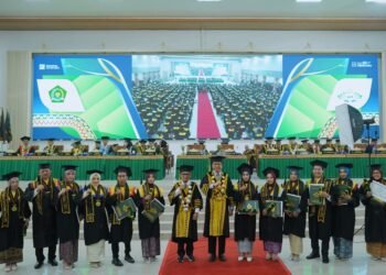 Asisten I Pemprov Lampung Raih Disertasi Terbaik Wisuda Periode I UIN RIL 2026