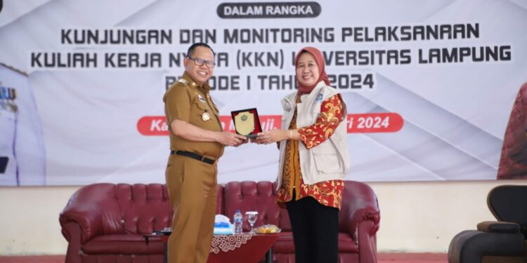 Rektor dan Jajaran Wakil Rektor Kunjungi Pelaksanaan KKN di Kabupaten Mesuji