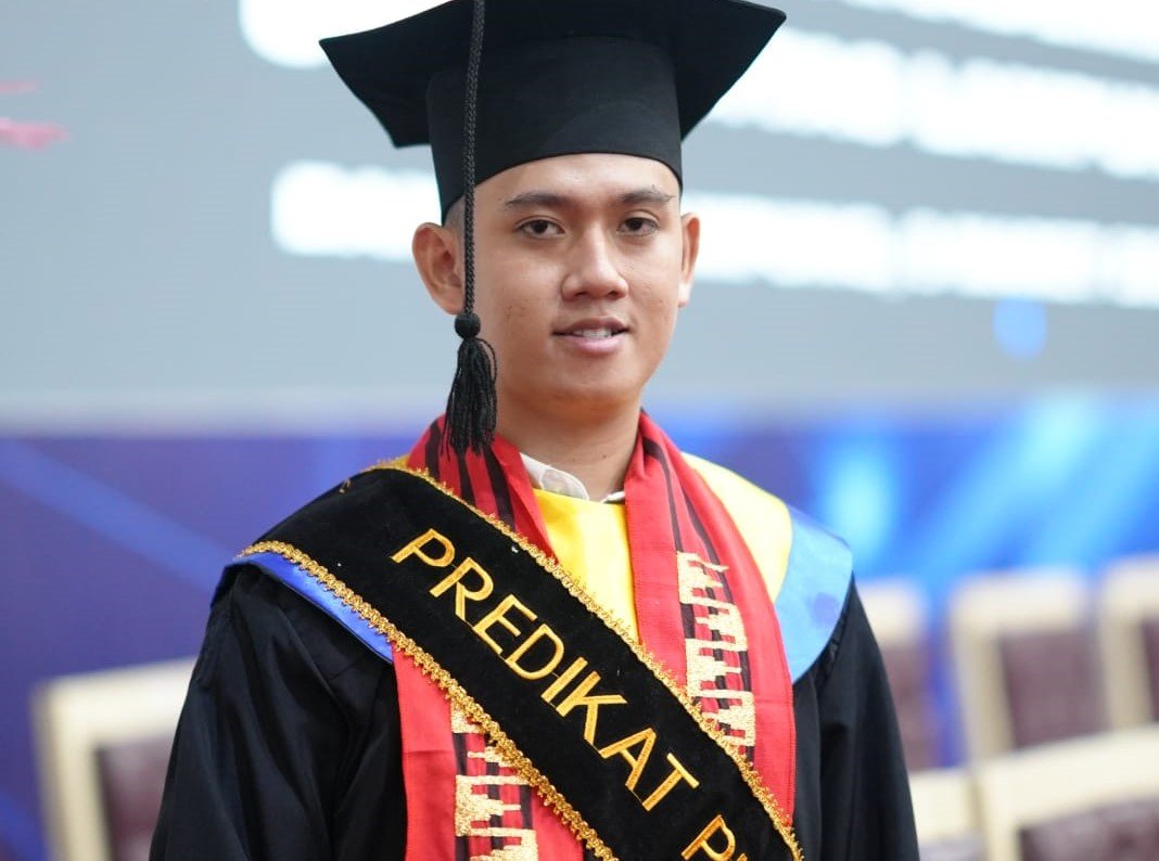 Buktikan Semangat Juang, Aldo Wijaya Mahasiswa FT Sabet Lulusan Terbaik I Tingkat Universitas