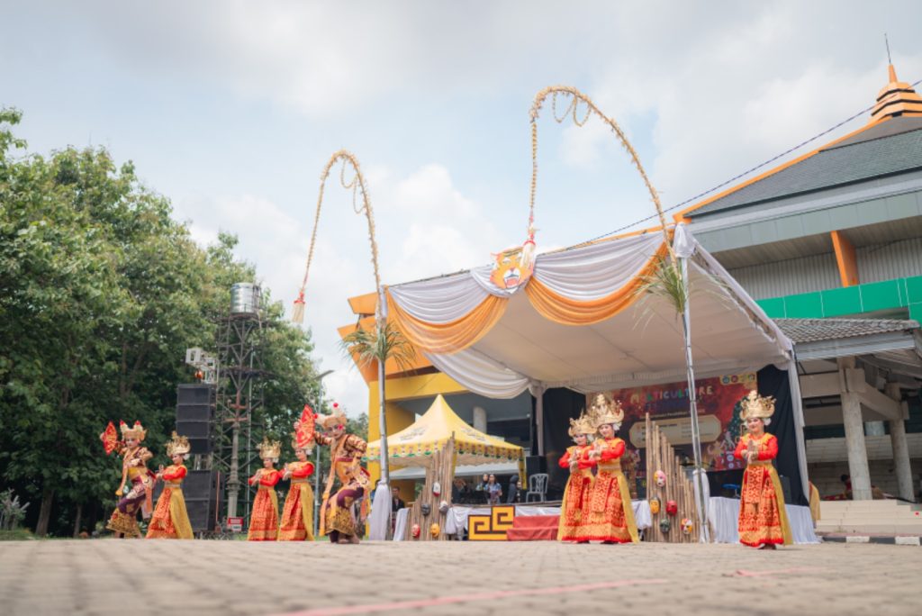 Pendidikan Tari FKIP Sukses Helat Multiculture Festival