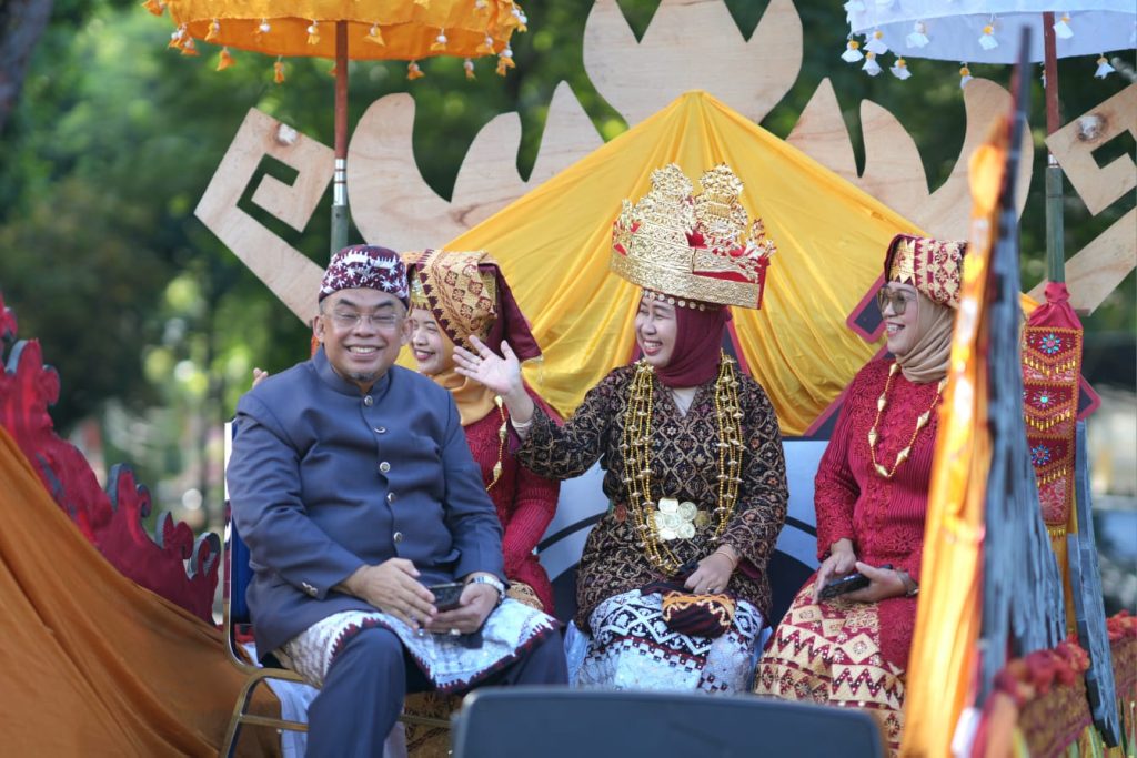 FKIP Gelar Karnaval dan Muhibah Seni dalam Rangka Dies Natalis ke-57