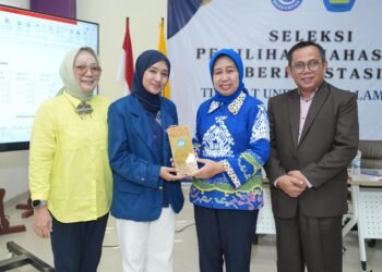 Luthfia Zahra Delfi, Mahasiswi FEB