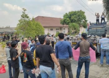 Kantor KPU Way Kanan Diserang Massa, Polres Siagakan Personel untuk Pengamanan