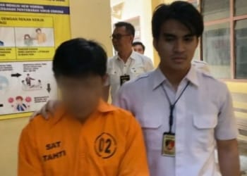 Polres Tanggamus Tahan Oknum Kepala Pekon Sukamernah Atas Dugaan Korupsi Rusdi Senepal Oct 27, 2023 | 10:562 min (565 kata)