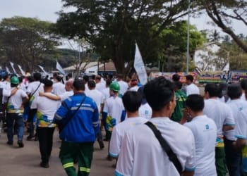 Puncak Perayaan Hari Listrik Nasional, PLN Sebalang Gelar Fun Walk Bersama Warga
