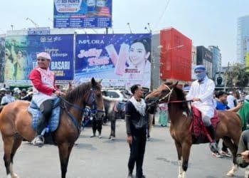 Sejumlah Masa Aksi Palestina Tunggangi Kuda