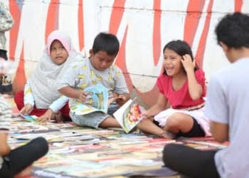Semangat Membantu Anak Pinggiran