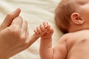 6 Tips Menyusui Bayi Usai Operasi Caesar