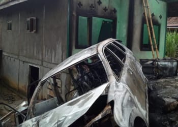Akibat Lakalantas, Mobil dan Rumah Warga Hangus Terbakar