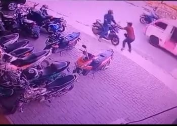 Begini Aksi Juru Parkir Gagalkan Pencurian Motor