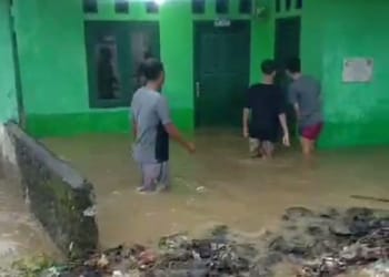 Camat Way Krui Ingatkan Warganya Waspada Banjir