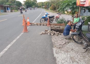 Gorong-gorong di Desa Talangbaru Lamsel Ambles, Jalinsum Terancam Putus