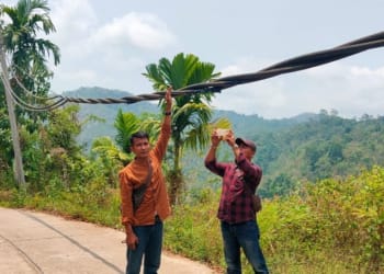 Kabel PLN Sepanjang 3 Kilometer Menjuntai di Jalur Kubulangka Bahayakan Warga