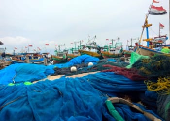 Nelayan di Lamsel Nekat Melaut Lawan Cuaca Ekstrem