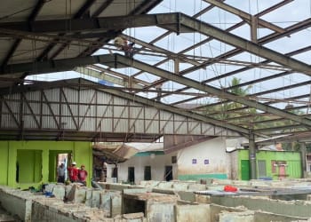 Para Pedagang Pasar Pasir Gintung Direlokasi ke Jalan Pisang