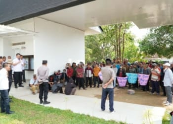 Pembangunan Tugu Tapal Batas di Tubaba Diprotes, Pekerjaan Dihentikan Sementara