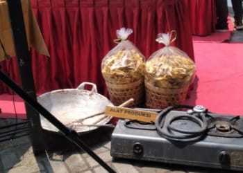 Polisi Gerebek Rumah Produksi Keripik Pisang Mengandung Narkoba