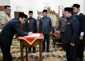 Wahdi Lantik Sri Amanto sebagai Kepala Dinsos Kota Metro