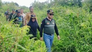 TNI Bangun Desa Sungai Badak Lebih Maju
