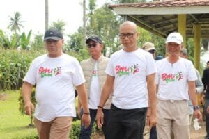 Kolaborasi Merawat Taman Purbakala Pugung Raharjo