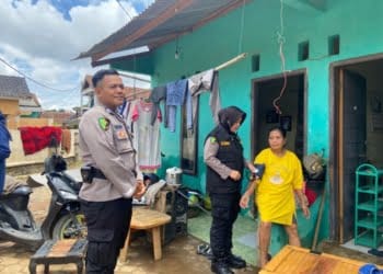 Tim Medis Polresta Bandar Lampung Periksa Kesehatan Korban Banjir   