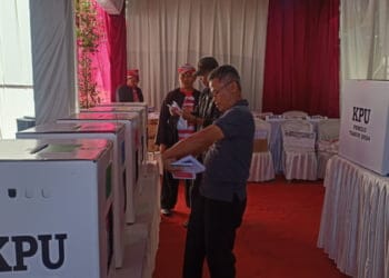 Ada Bilik Foto Nuansa Pertanian di TPS 14 Kelurahan Way Mengaku