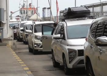 Arus penyeberangan dari Pelabuhan Bakauheni, Lampung Selatan, menuju Pelabuhan Merak, Banten, terpantau ramai namun lancar menjelang perayaan Tahun Baru 2026.Dok/lampost.co