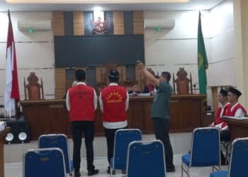 Pembuat KTP Palsu Jaringan Narkoba Internasional Fredy Jalani Sidang