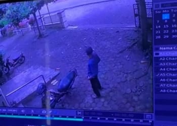 Pencurian Sepeda Motor di Puskesmas Siring Betik Tanggamus Terekam CCTV