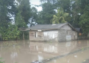 PLN Imbau Warga Matikan Meteran Listrik saat Rumah Terendam Banjir