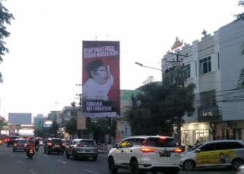 Saling Sindir Lewat Billboard