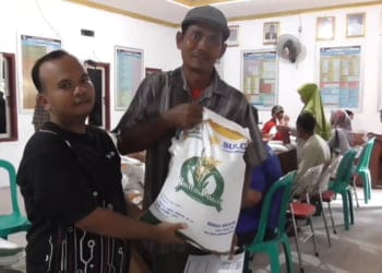 594 KPM Desa Ruguk Lampung Selatan Terima Bantuan Pangan Beras 10 Kg