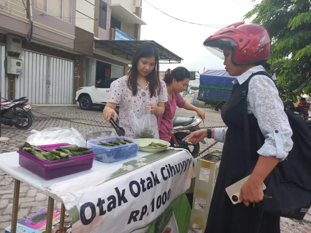 Otak-otak jadi pilihan takjil masyarakat saat berburu makanan buka puasa