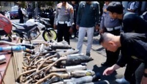 Ratusan Knalpot Brong Hasil Sitaan Dimusnahkan