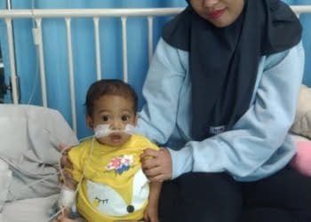 Seorang bocah berusia 10 bulan bernama Nabila Tsania Akbari membutuhkan bantuan karena menderita gangguan hati atau Atresia Bilear.