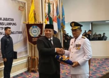 Pelantikan Gubernur Lampung melantik Aswarodi sebagai Penjabat (Pj) Bupati Lampung Utara, Senin, 25 Maret 2024 di Balai Keratun Komplek Kantor Gubernur Lampung (Foto: Lampost.co/Silvia Agustina)