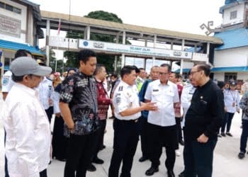 Komisi V DPR RI meninjau kesiapan mudik di Terminal Rajabasa, Rabu, 27 Maret 2024.